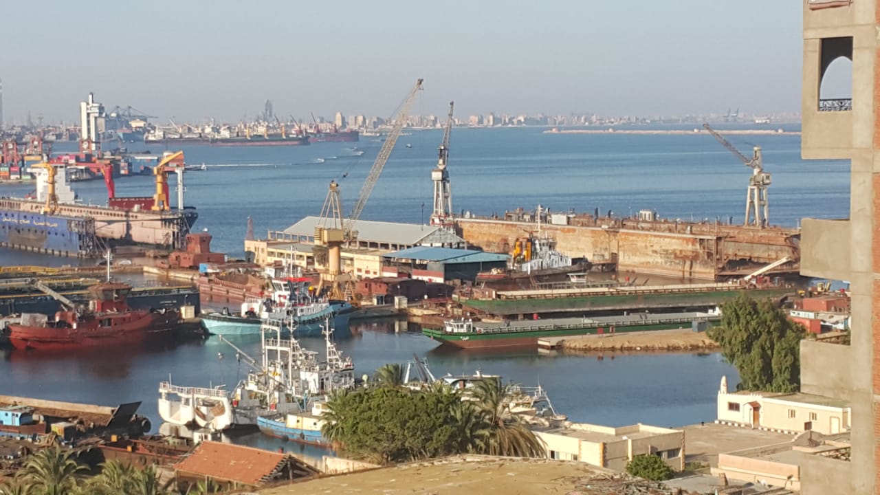شقة تمليك 135 متر + الروف 125 متر مباني 98