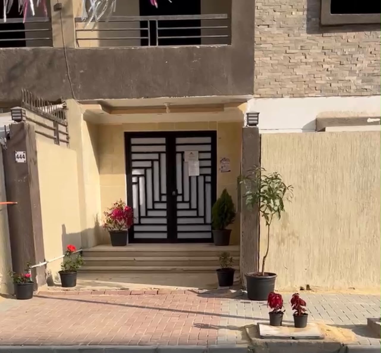 شقه للبيع في كمبوند المستثمرين حدايق اكتوبر