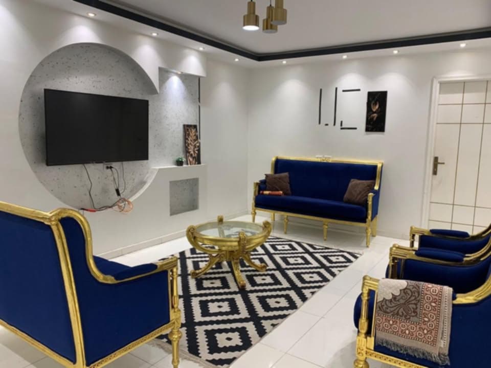 استوديو للايجار الشهرى بالمهندسين بشارع اسراء المعلمين
