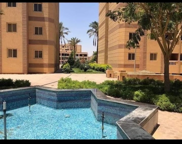 شقه للبيع في كمبوند رايه سيتي حدائق أكتوبر