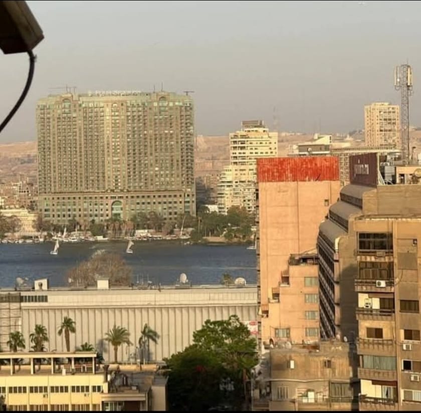 شقة ترى النيل في الدقي امام شيراتون القاهرة loading=