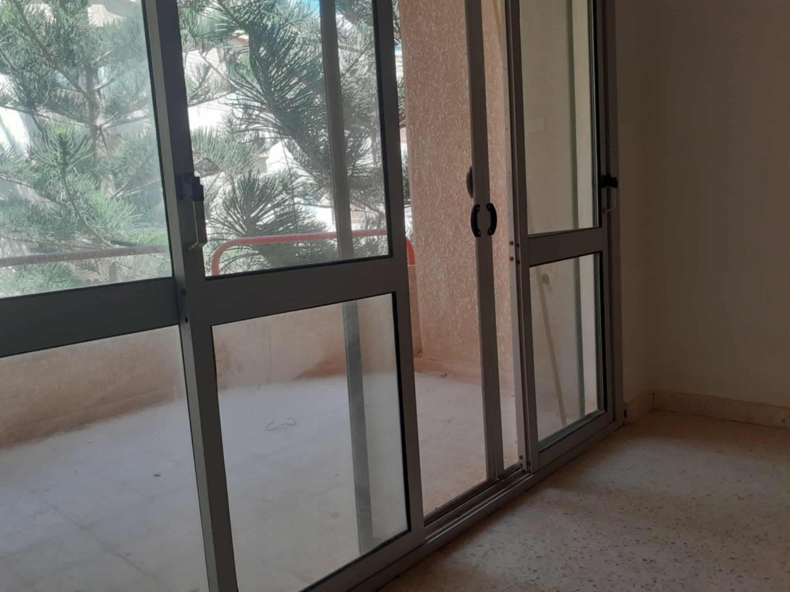 عمارات المضيفة... عمارة ٤... طريق القصر loading=