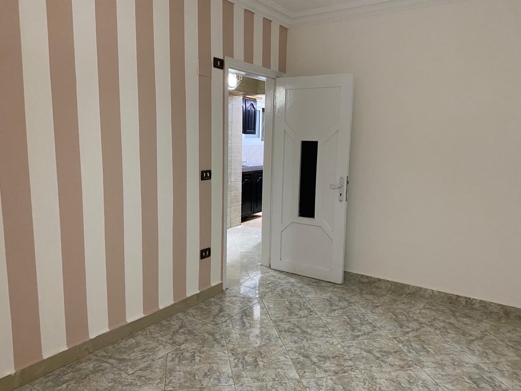 شقة للسكن قانون جديد غير مفروشة المعادي الجديدة loading=